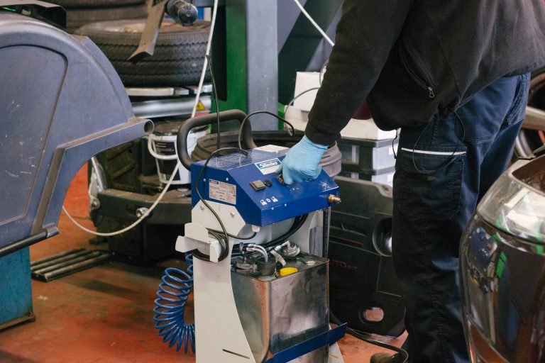 Brake fluid removal Reedley Service Centre